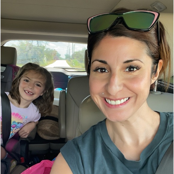 Meet your Posher, Marisa 🤩 @mcrocker1314 - Picture 4 of 9